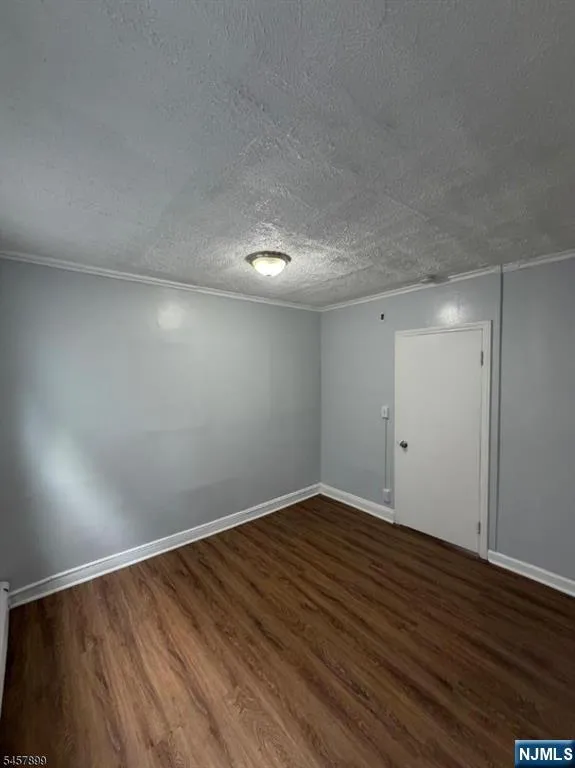 91 Lyons Avenue Newark, NJ 07112