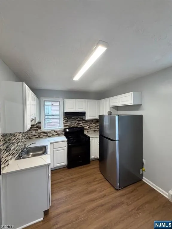91 Lyons Avenue Newark, NJ 07112