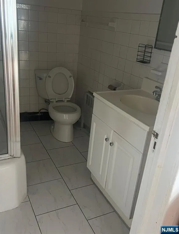 807 Abbott Boulevard 4 Fort Lee, NJ 07024