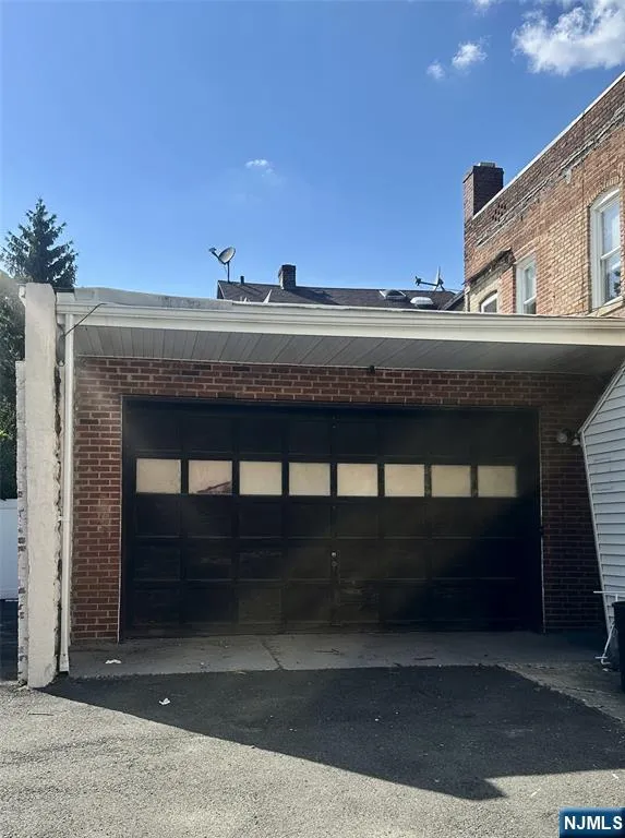 305 Green Avenue Garage Lyndhurst, NJ 07071