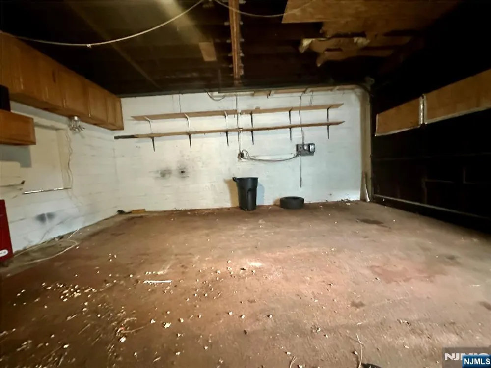 305 Green Avenue Garage Lyndhurst, NJ 07071