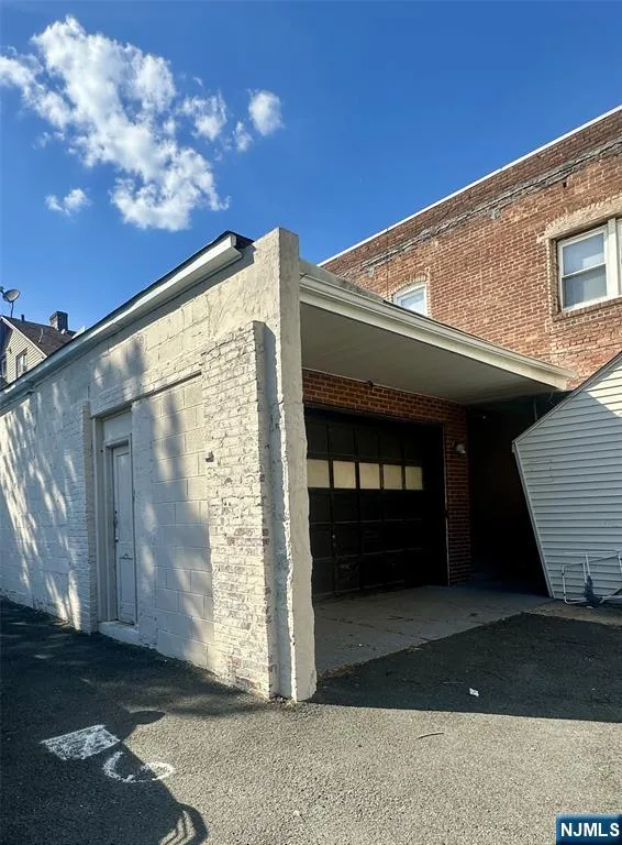 305 Green Avenue Garage Lyndhurst, NJ 07071
