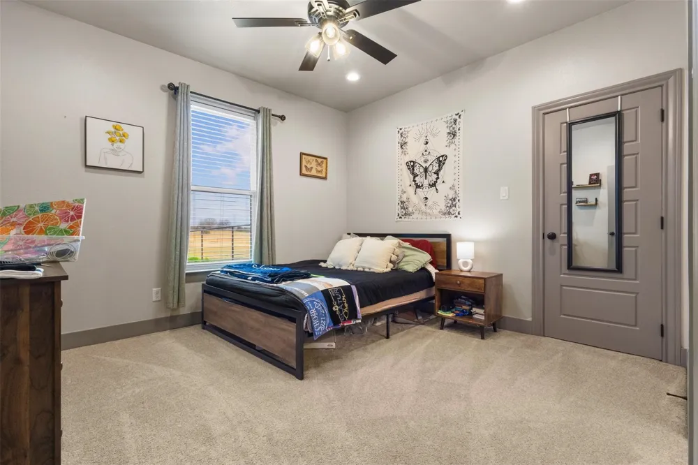 170 Rolling Hills Boulevard Alvord, TX 76225