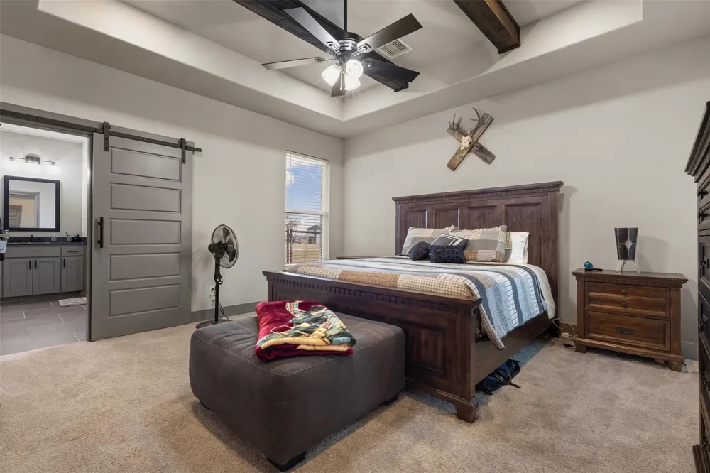 170 Rolling Hills Boulevard Alvord, TX 76225