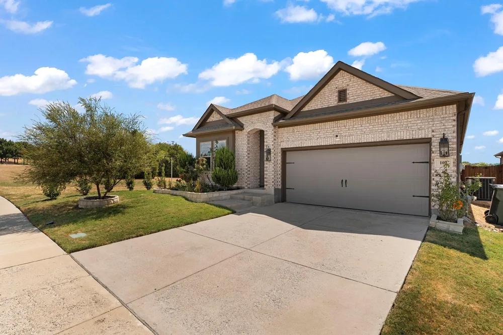 102 Camelia Street Garland, TX 75043
