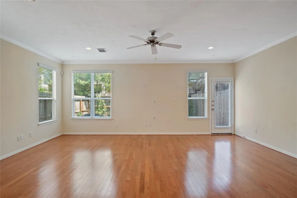 5420 Petty Street Houston, TX 77007