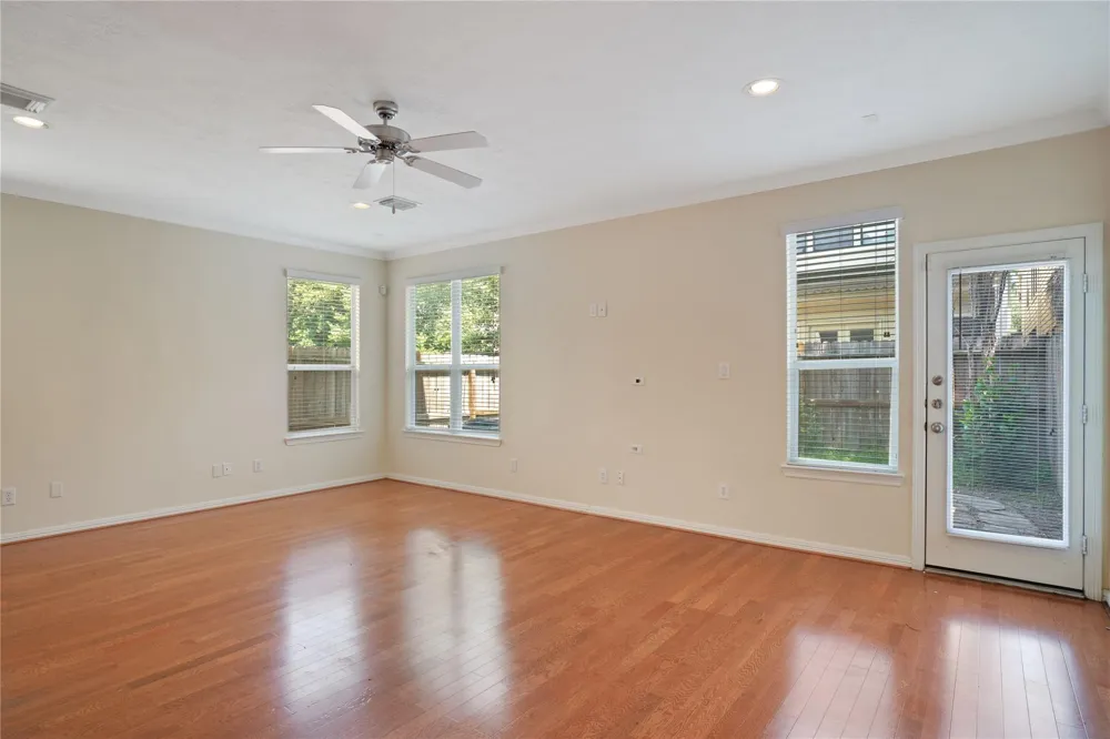 5420 Petty Street Houston, TX 77007