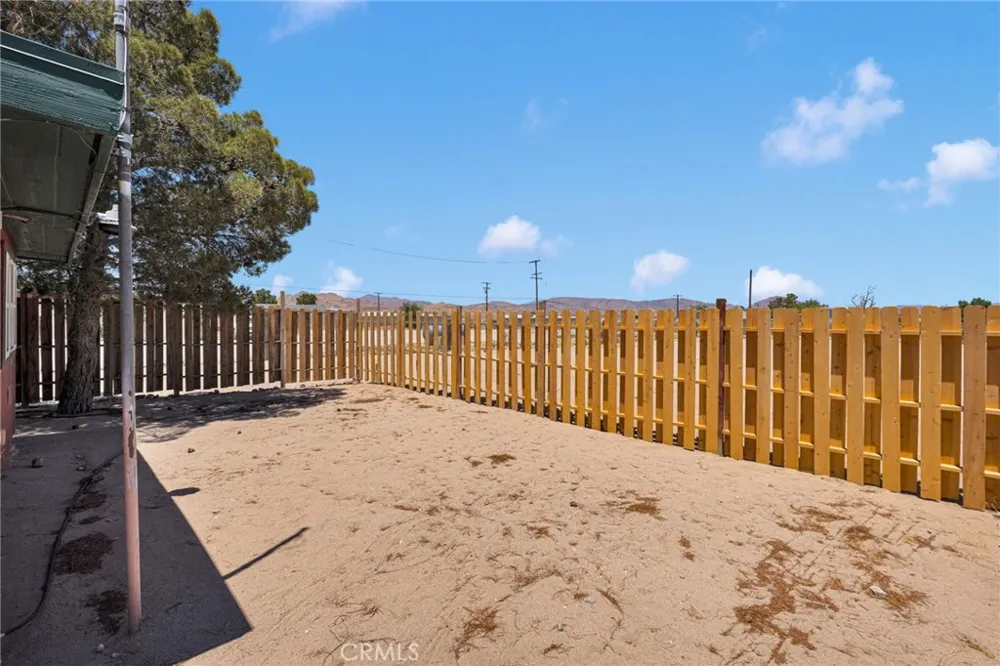 32838 Old Woman Springs Lucerne Valley, CA 92356