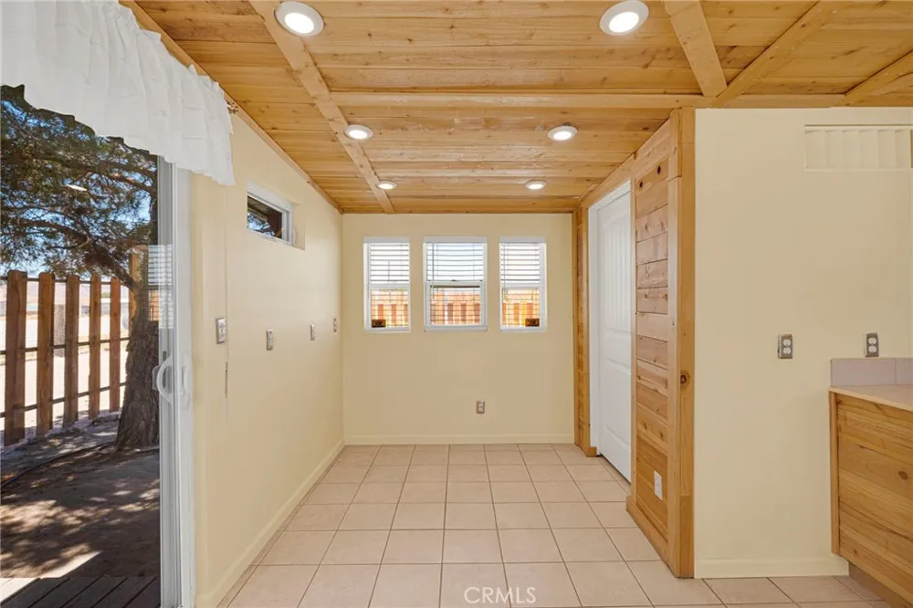 32838 Old Woman Springs Lucerne Valley, CA 92356