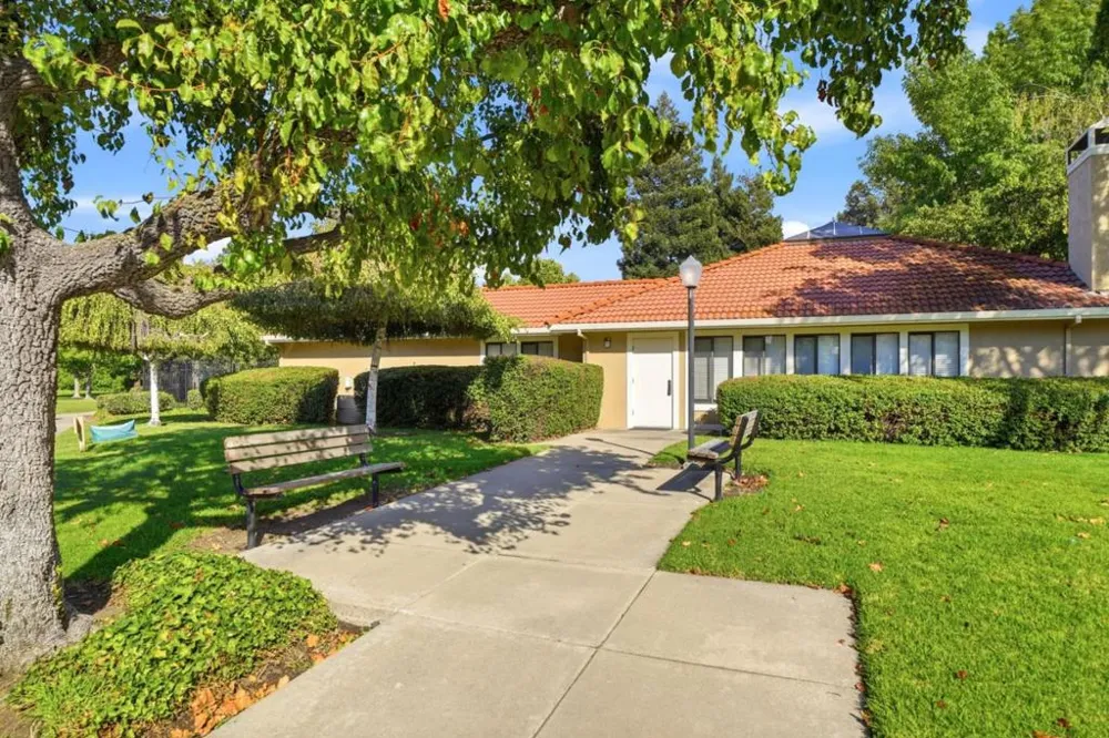 4671 Laurie #101 Livermore, CA 94550