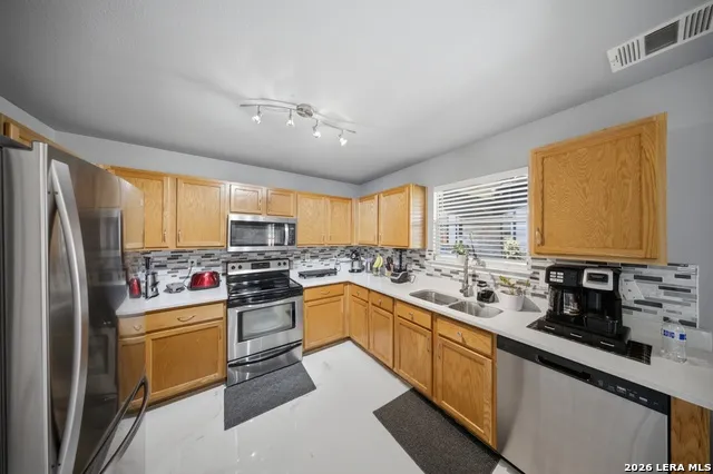 9007 Lilac Hl Universal City, TX 78148