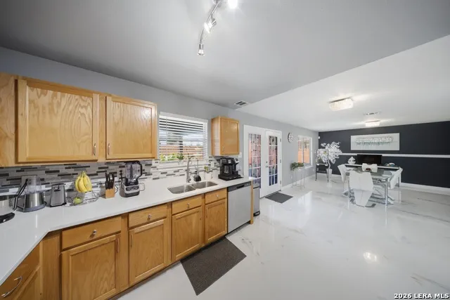9007 Lilac Hl Universal City, TX 78148