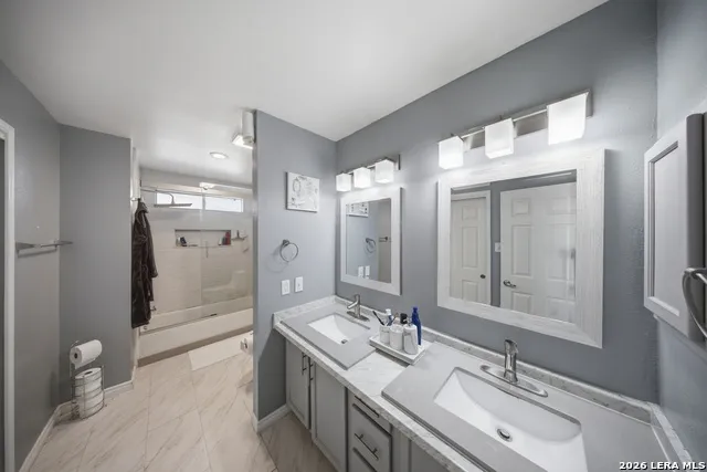 9007 Lilac Hl Universal City, TX 78148