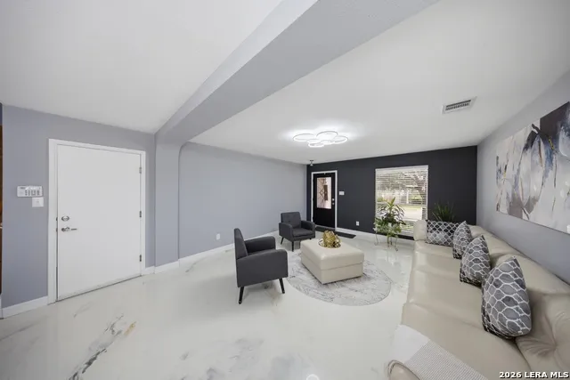 9007 Lilac Hl Universal City, TX 78148