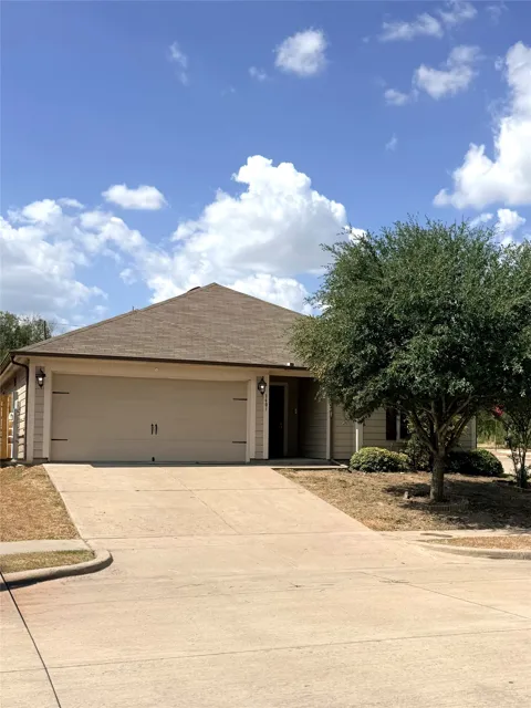 1401 Macy Lane