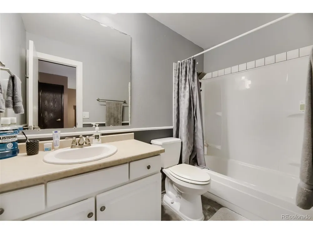 2446 S Vaughn Way #C Aurora, CO 80014