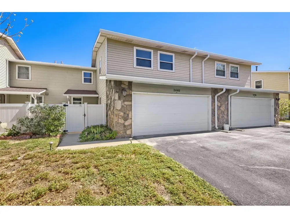 2446 S Vaughn Way #C Aurora, CO 80014