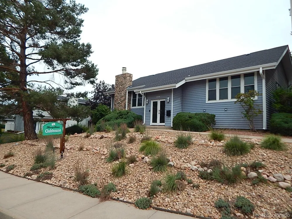 2446 S Vaughn Way #C Aurora, CO 80014