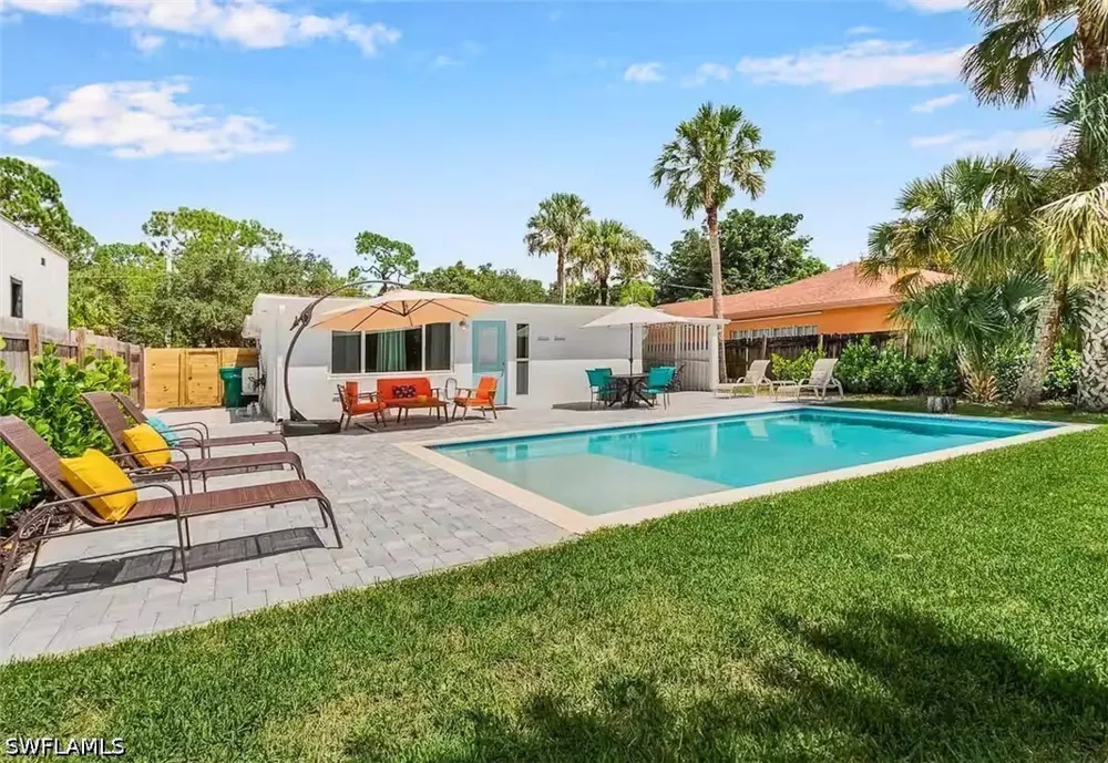 Estey Avenue Naples, FL 34104