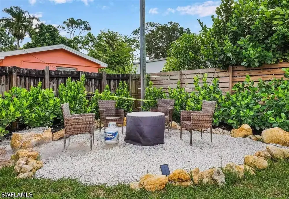 Estey Avenue Naples, FL 34104