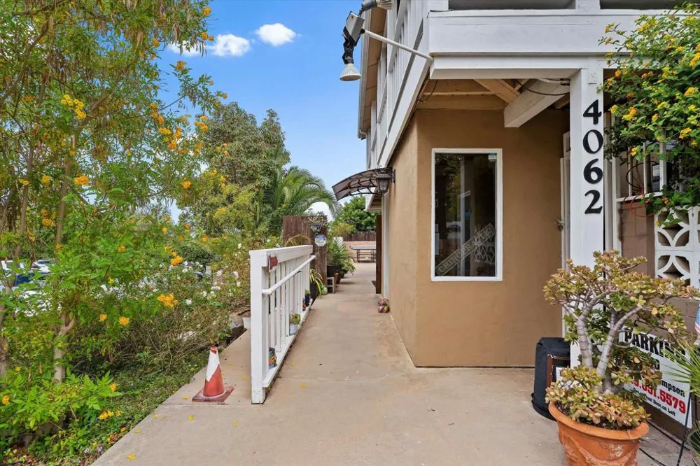 4062 Harney St San Diego, CA 92110