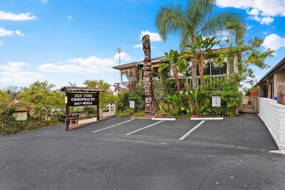 4062 Harney St San Diego, CA 92110