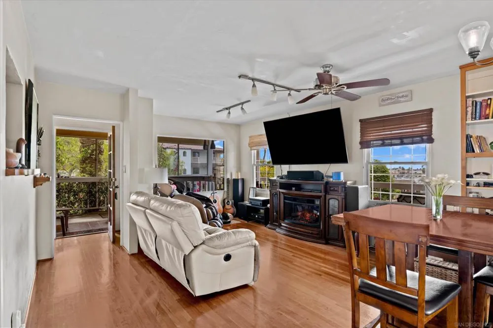 4062 Harney St San Diego, CA 92110