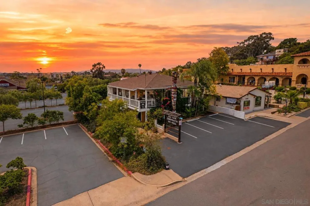 4062 Harney St San Diego, CA 92110