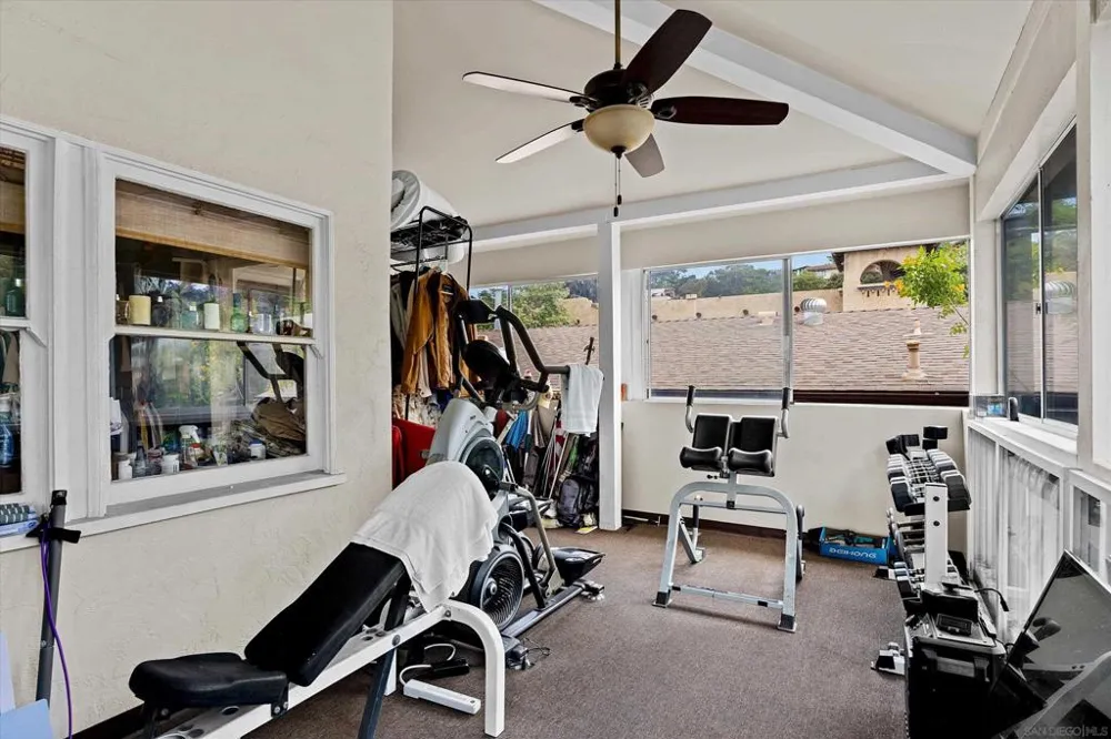 4062 Harney St San Diego, CA 92110