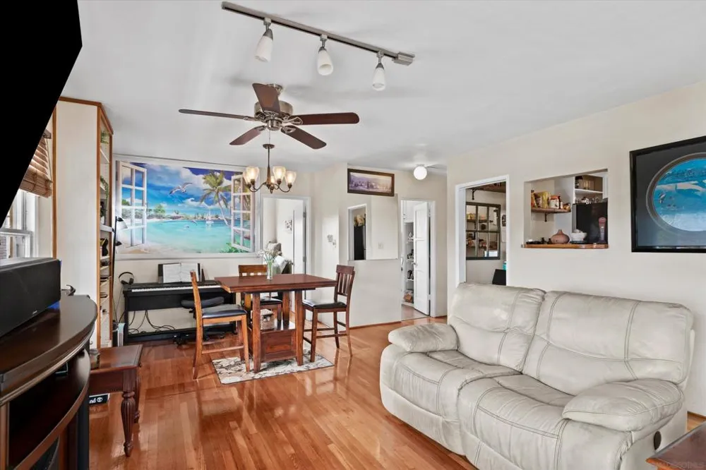 4062 Harney St San Diego, CA 92110