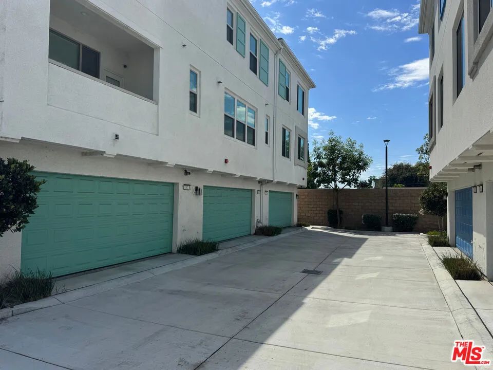 306 S Derek Lane La Habra, CA 90631