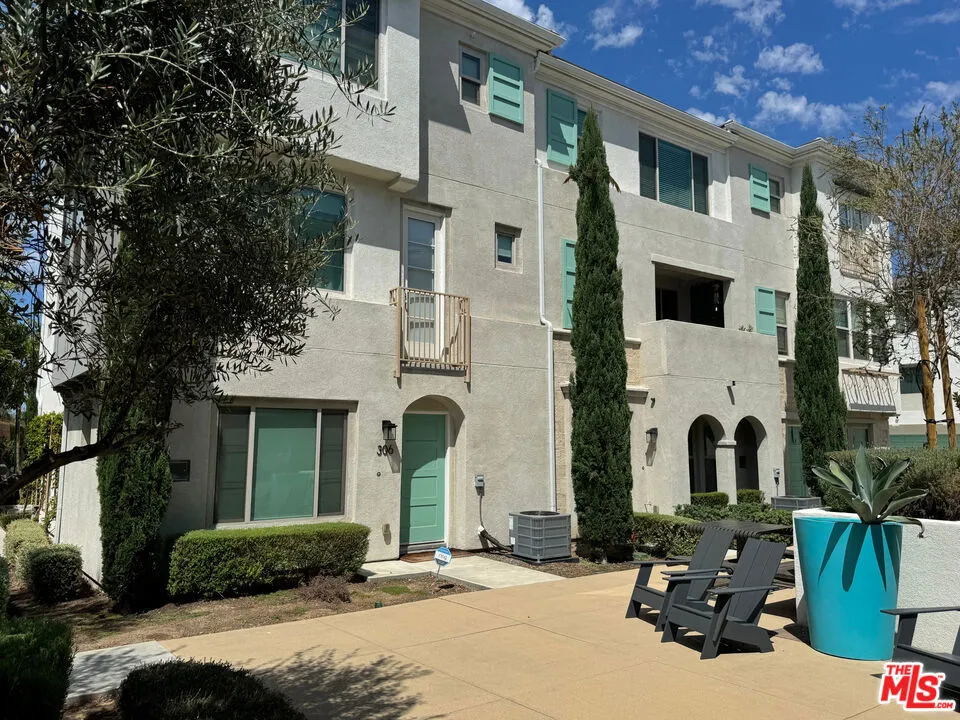 306 S Derek Lane La Habra, CA 90631