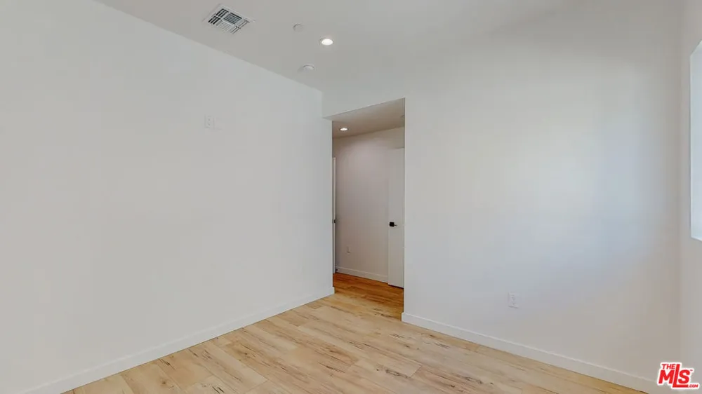 16012 Cantlay Street #1/2 Van Nuys, CA 91406