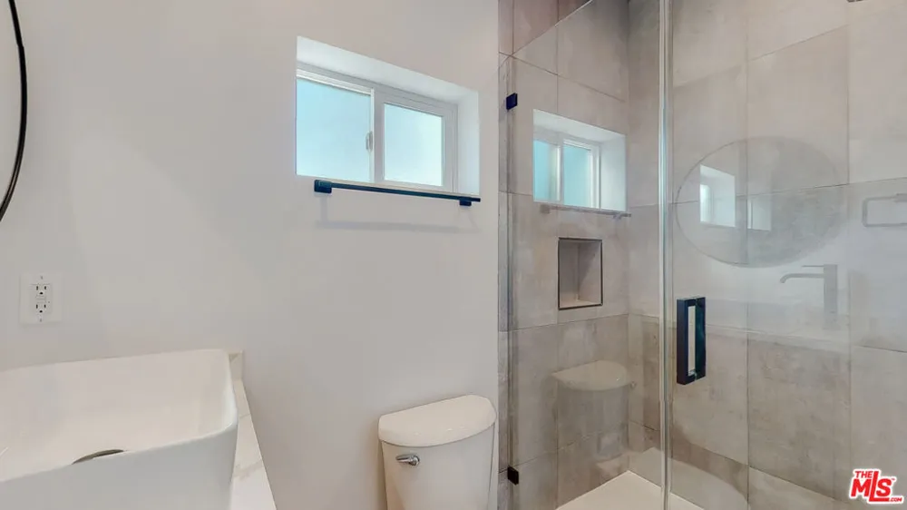 16012 Cantlay Street #1/2 Van Nuys, CA 91406