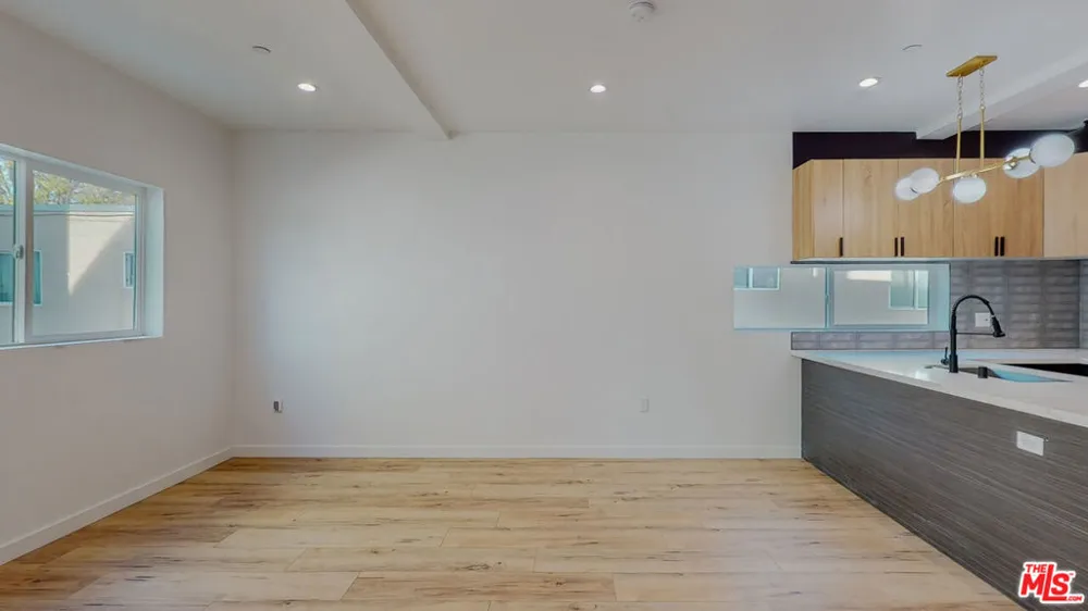 16012 Cantlay Street #1/2 Van Nuys, CA 91406