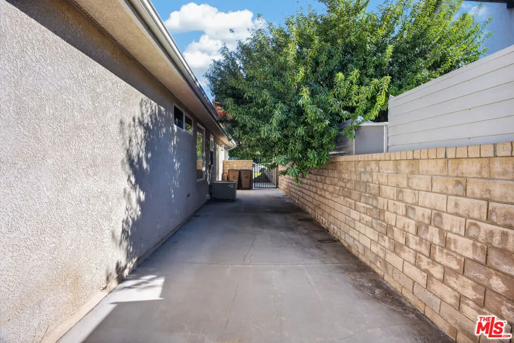 5713 Bulford Place Lancaster, CA 93536