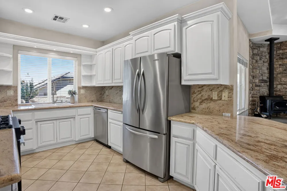 5713 Bulford Place Lancaster, CA 93536
