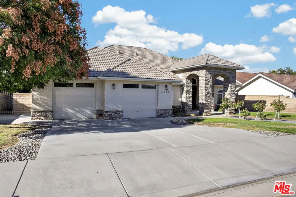 5713 Bulford Place Lancaster, CA 93536