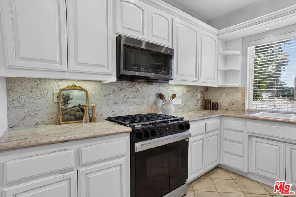 5713 Bulford Place Lancaster, CA 93536