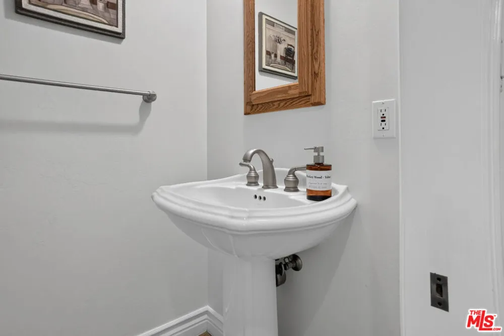 5713 Bulford Place Lancaster, CA 93536