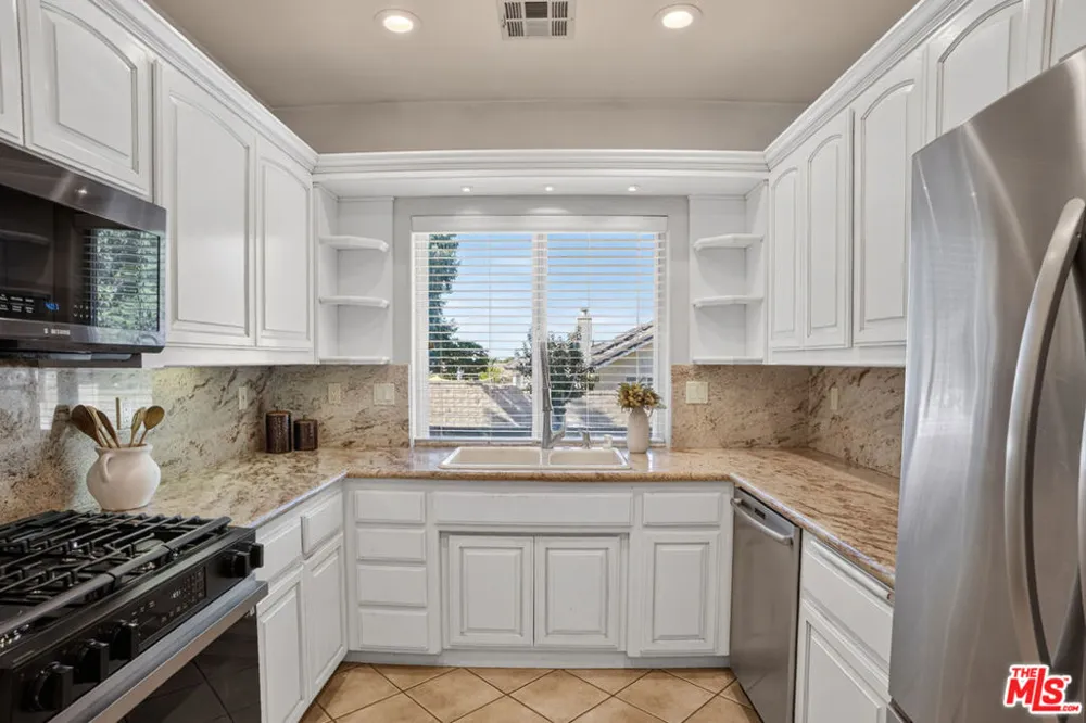 5713 Bulford Place Lancaster, CA 93536