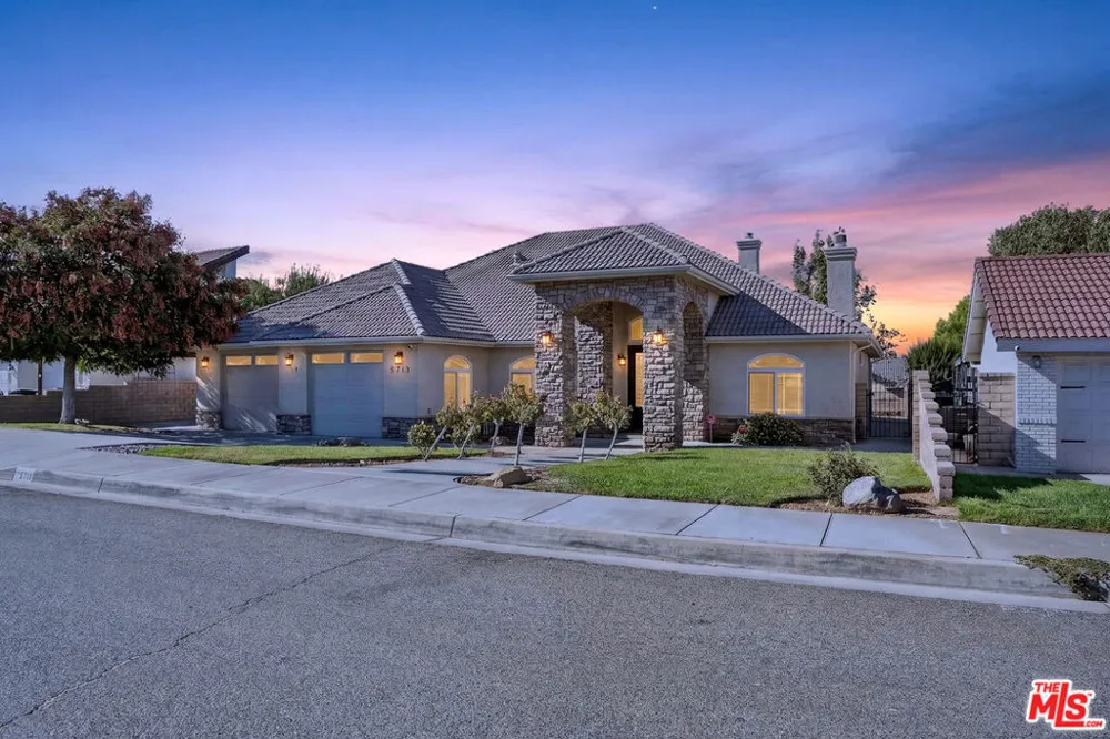 5713 Bulford Place Lancaster, CA 93536