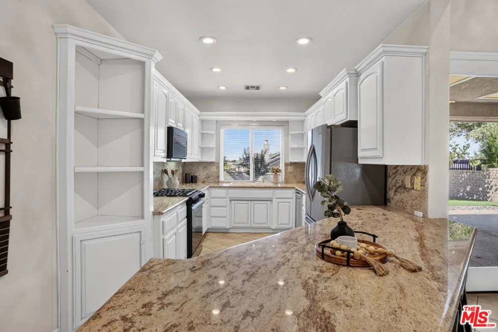 5713 Bulford Place Lancaster, CA 93536