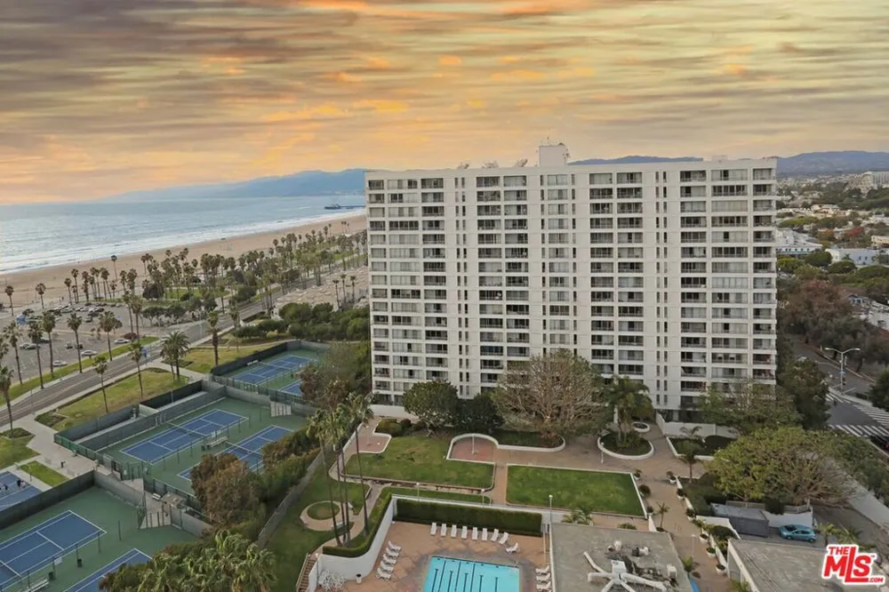 2700 Neilson Way #1103 Santa Monica, CA 90405