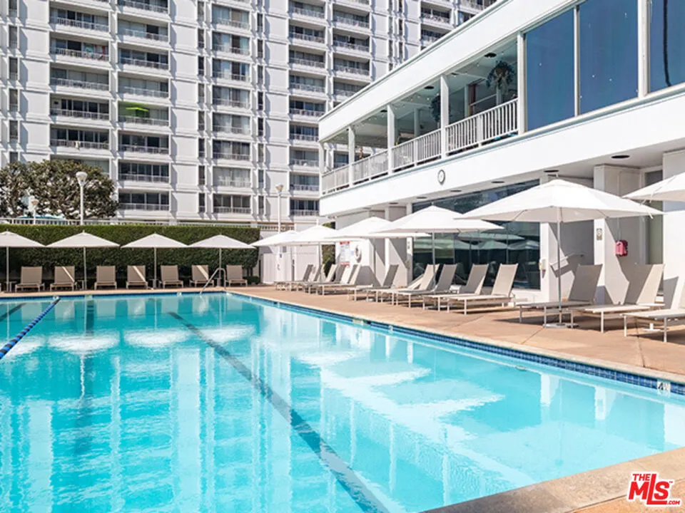 2700 Neilson Way #1103 Santa Monica, CA 90405