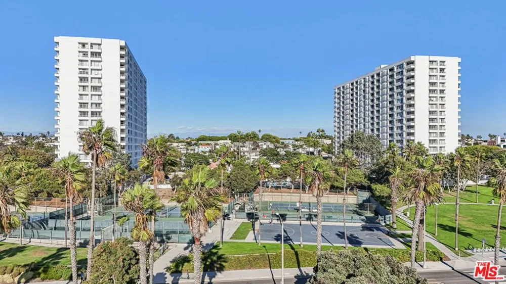 2700 Neilson Way #1103 Santa Monica, CA 90405