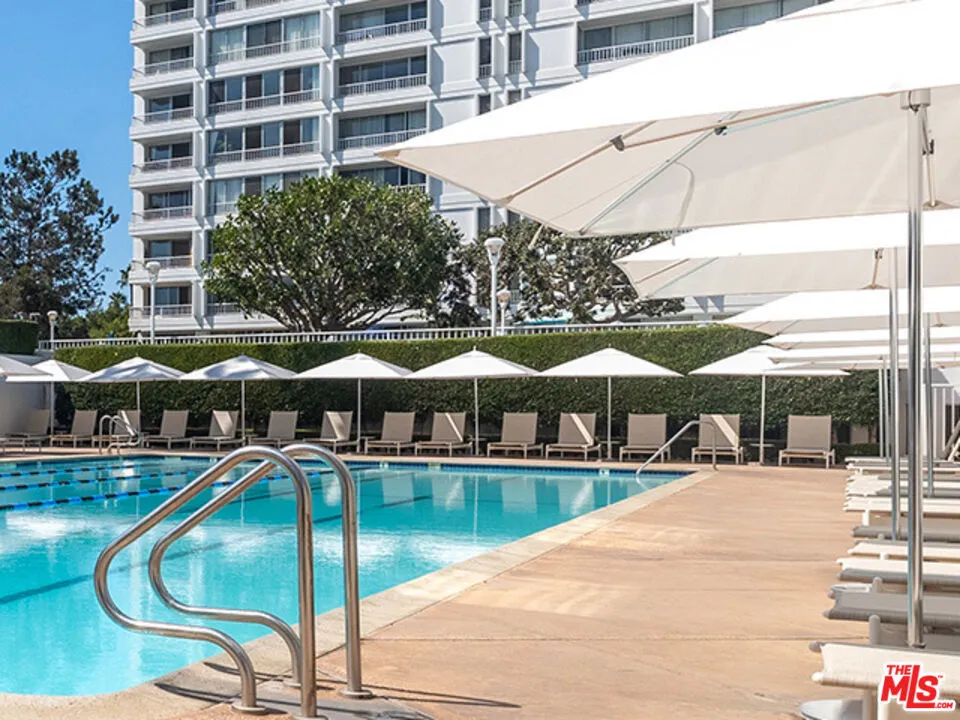2700 Neilson Way #1103 Santa Monica, CA 90405