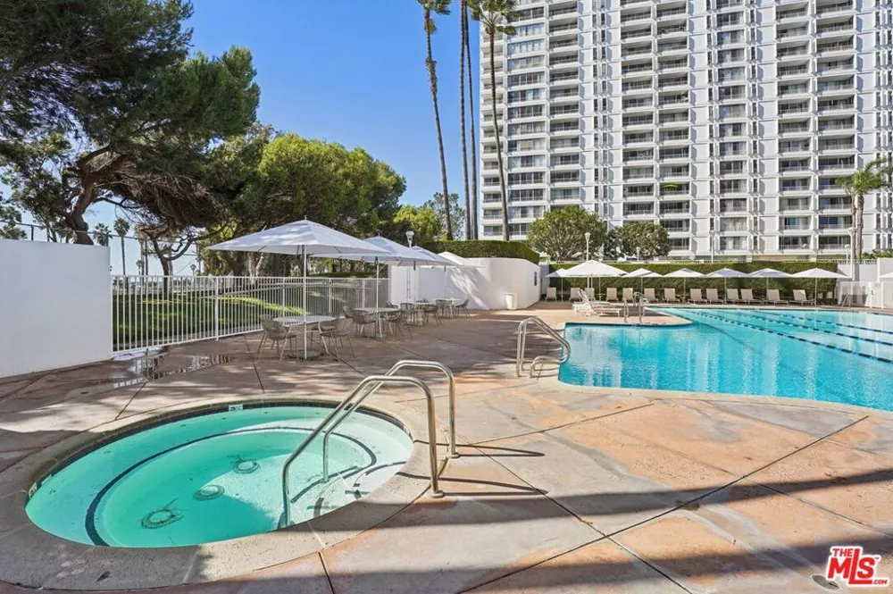 2700 Neilson Way #1103 Santa Monica, CA 90405