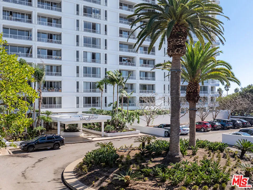 2700 Neilson Way #1103 Santa Monica, CA 90405