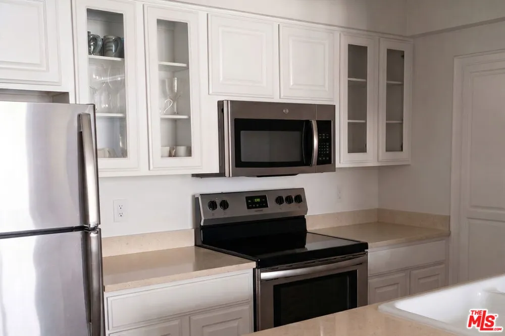 2700 Neilson Way #1103 Santa Monica, CA 90405